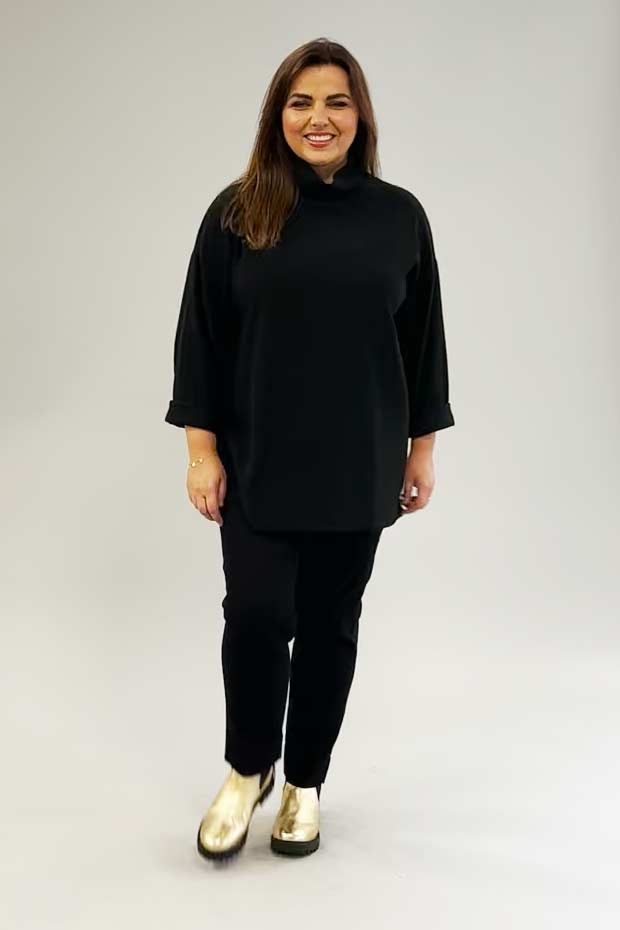 Yoek funnel neck rib top - black