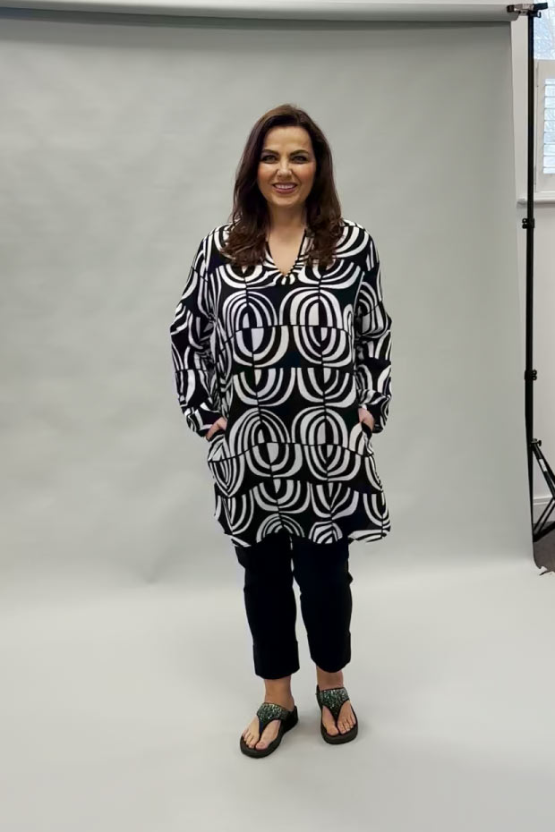 Via Appia abstract tunic - black/white