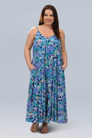 The model in this photo is wearing a fabulous strappy floaty Orientique Cayman print dress, perfect for the sunshine at Bakou London for curvy ladies