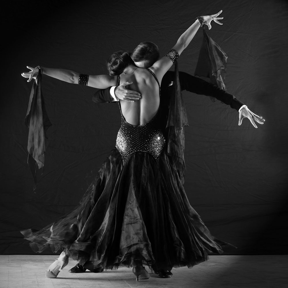 Black and whit Tango Dancers