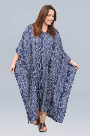 The model in this photo is wearing a glamorous but simple long kaftan by plus size specialists Angel Circle from Denmark at Bakou London