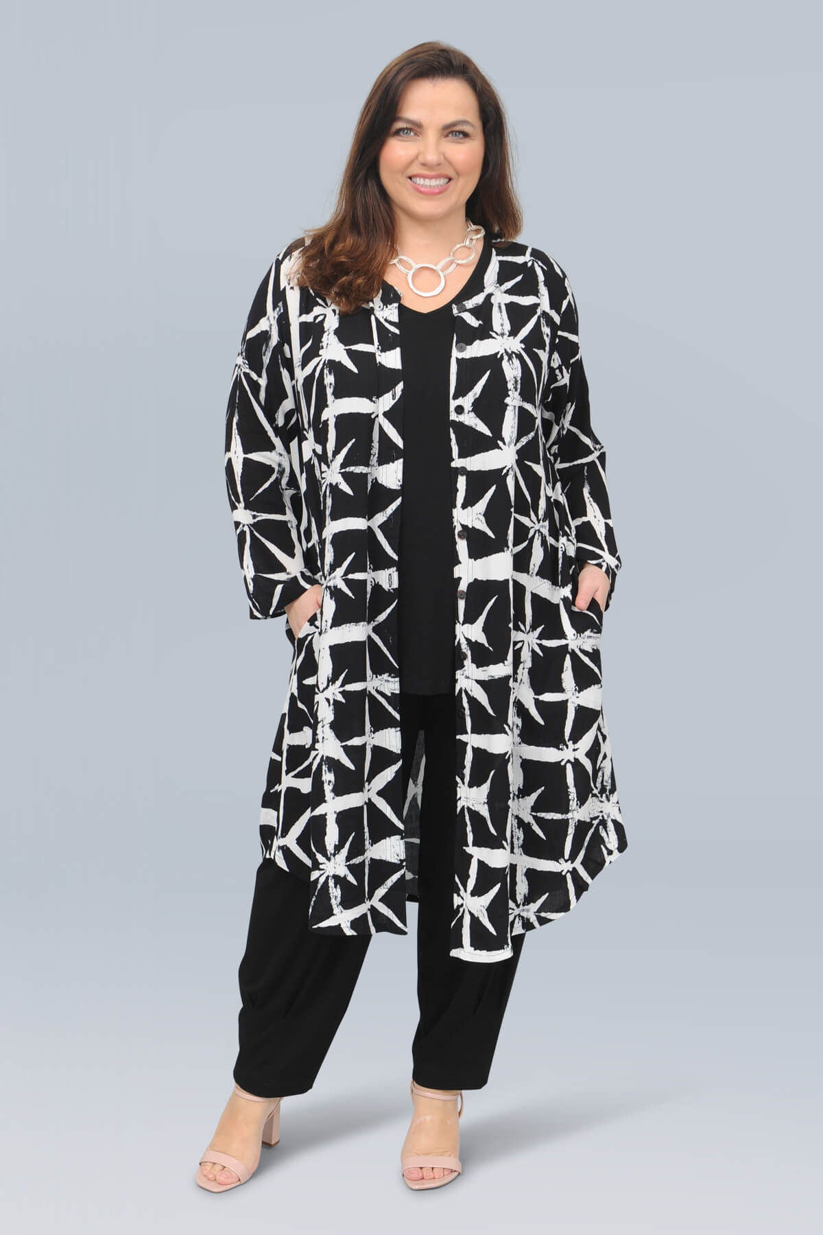 Angel Circle long abstract jacket - black/white