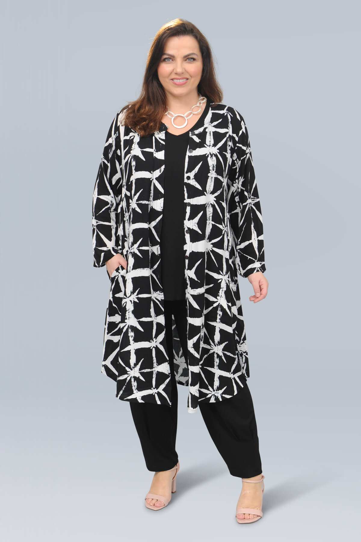 Angel Circle long abstract jacket - black/white