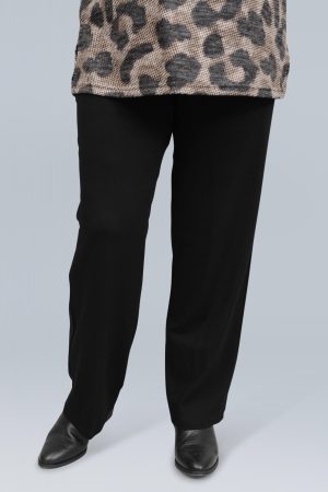 The model in this photo is wearing Doris Streich black jersey palazzo trousers, Stretchy and comfy in plus sizes.