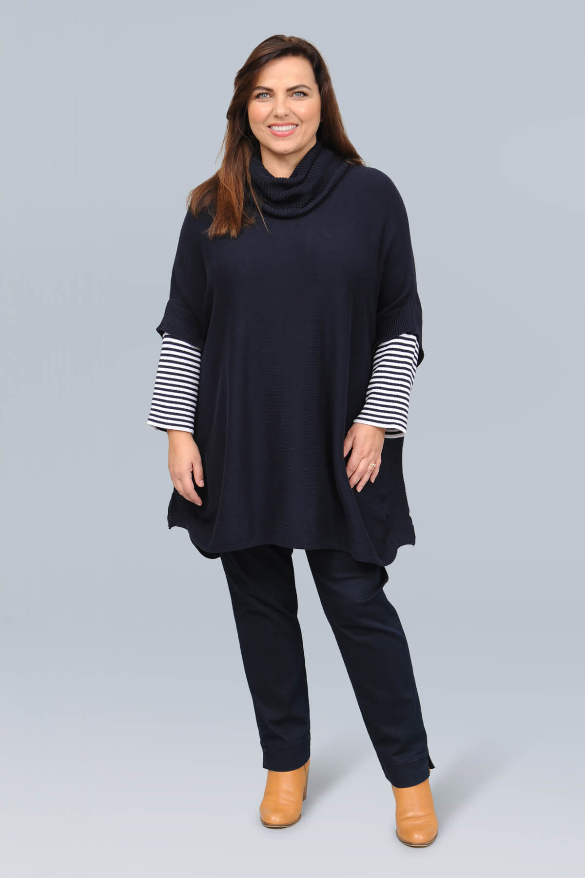 Orientique oversized poncho - navy/white