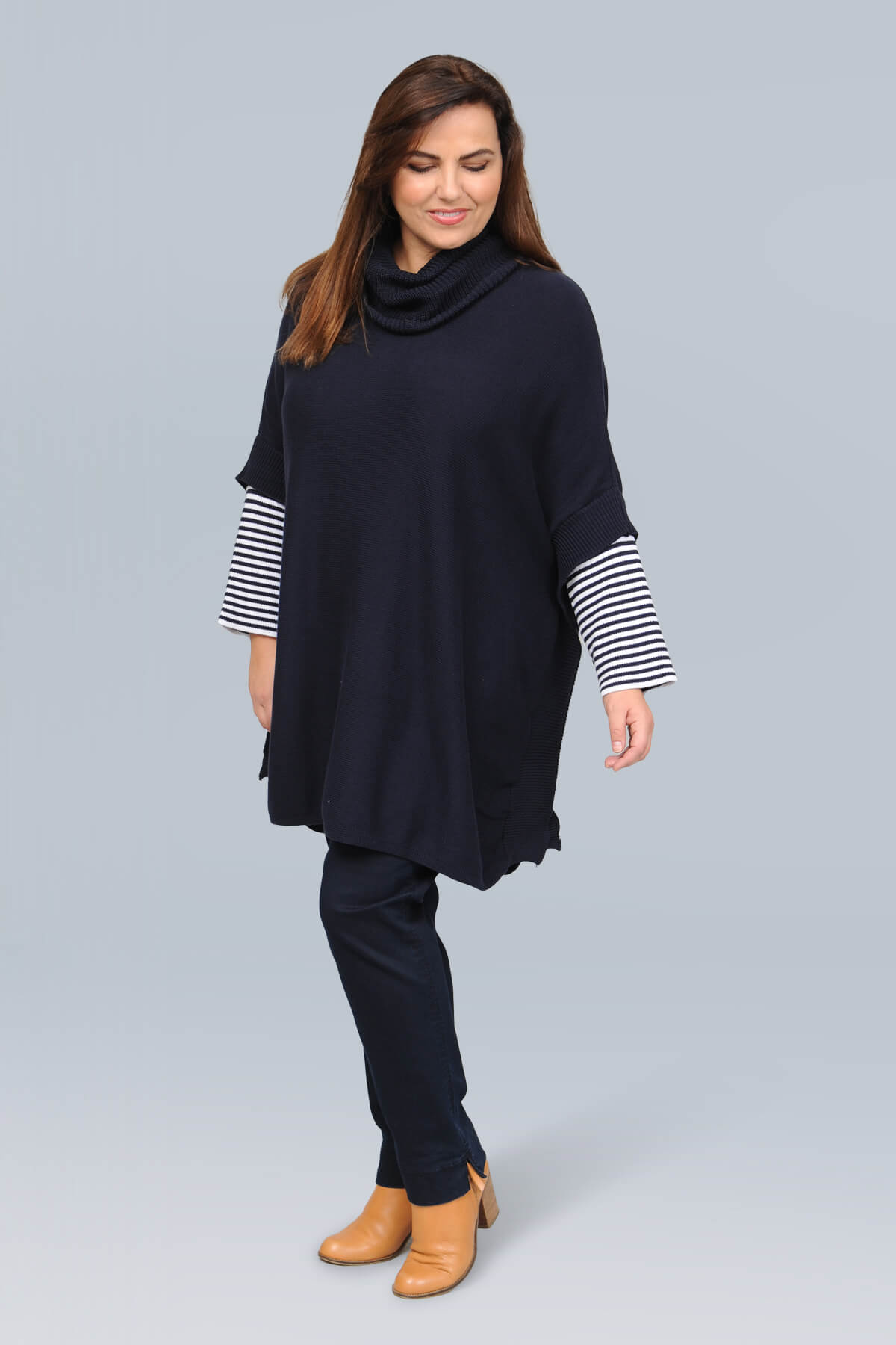 Orientique oversized poncho - navy/white