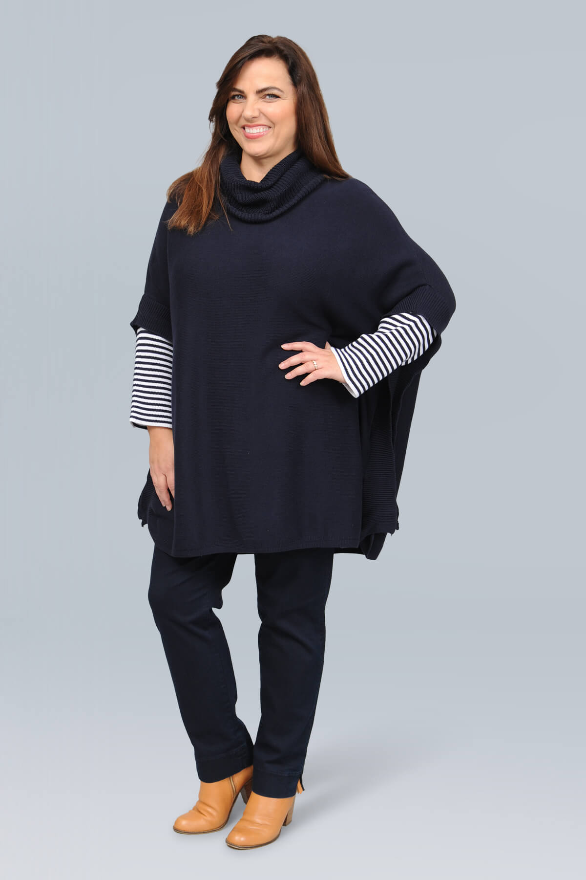 Orientique oversized poncho - navy/white