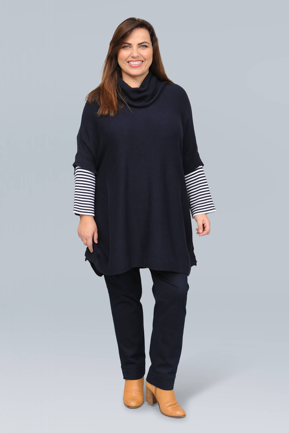 Orientique oversized poncho - navy/white