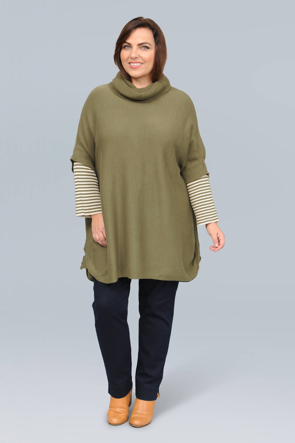 Orientique oversized poncho - khaki/white