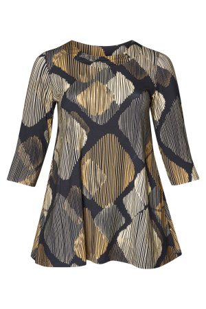 This is an image of a Jola Tea tunic from Pont Neuf at Bakou London for curvy girls