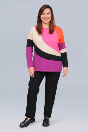 The model in this photo is wearing a bright and cheerful art deco print jumper from Via Appia Due at Bakou for curvy girls