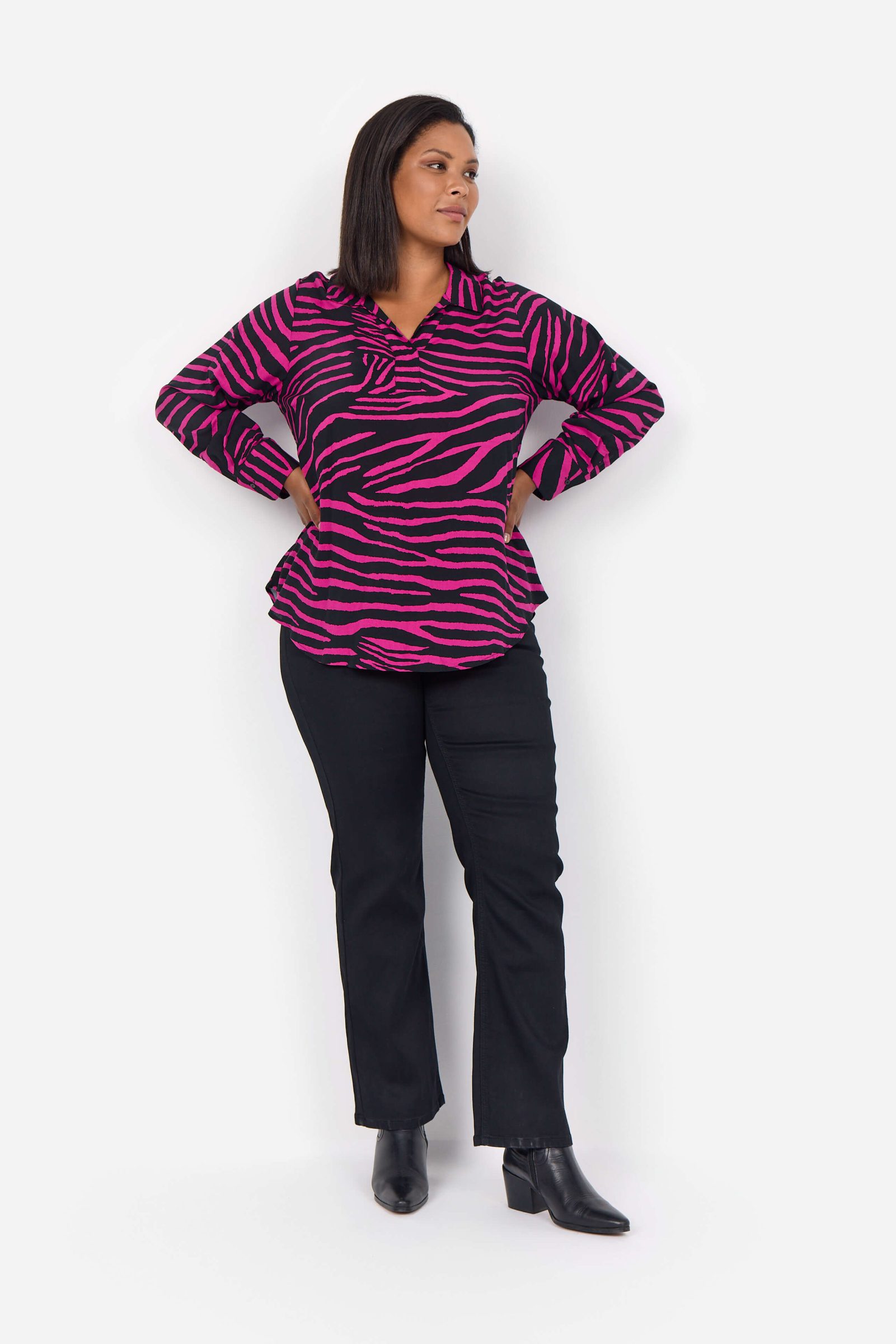 Wasabi Kenja 2 animal print tunic - pink combi