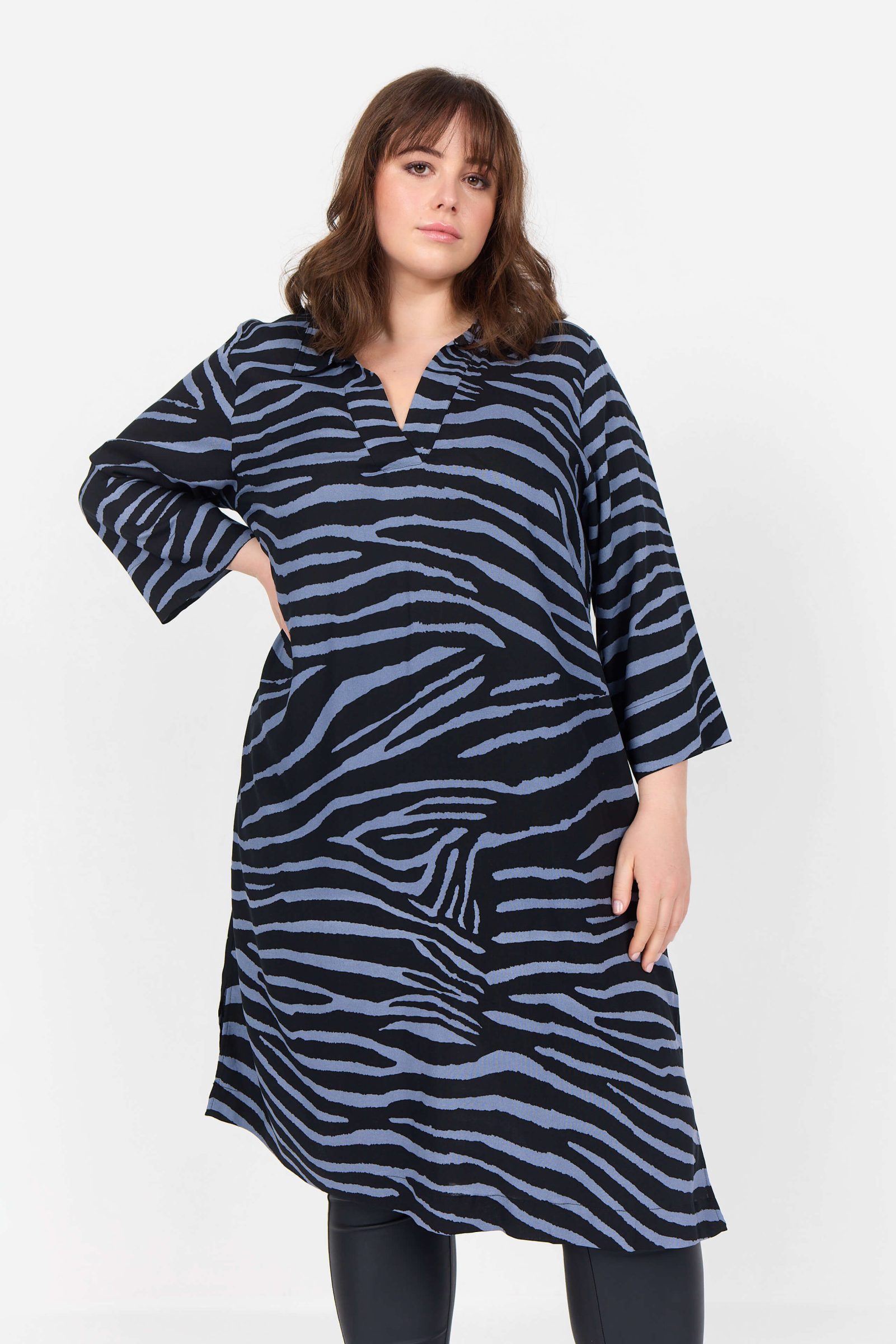 Wasabi Kenja 3 animal print tunic - flint blue combi