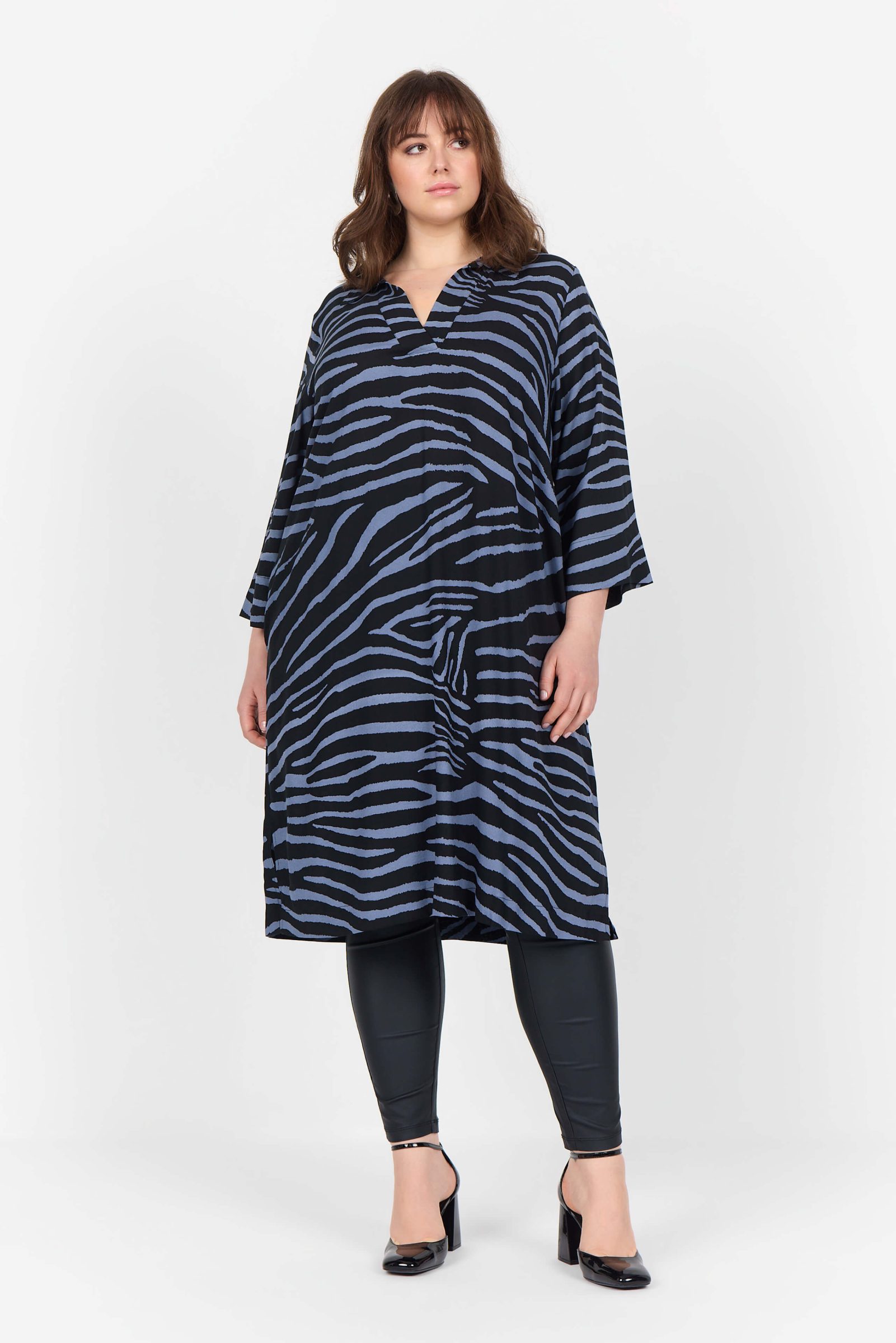 Wasabi Kenja 3 animal print tunic - flint blue combi